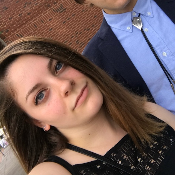 Meet your Posher, Kylie - Picture 1 of 1